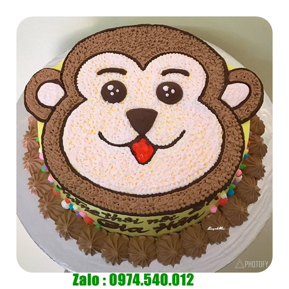 Đặt bánh kem ở quỳ hợp