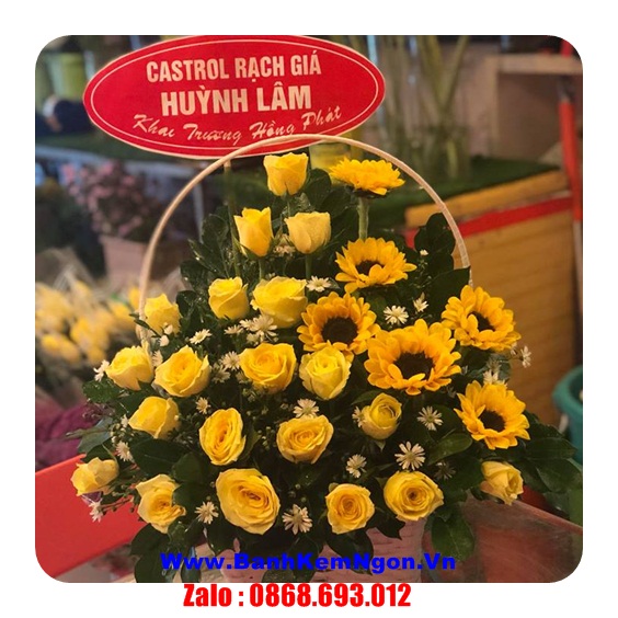 Giao bánh sinh nhật ở Huế