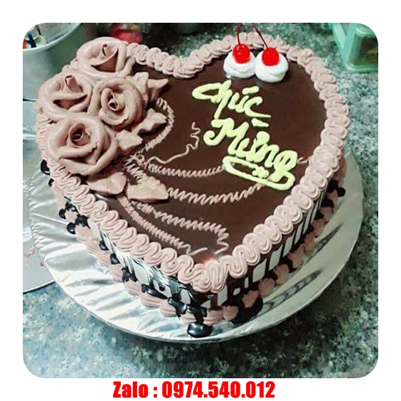 giao bánh kem ở bên cầu tây ninh