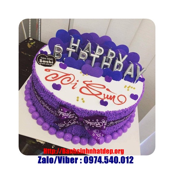 Đặt bánh kem ở bến cát